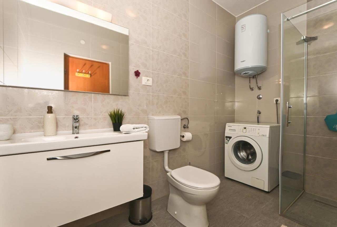 Holiday House Vukman Trogir Exterior foto