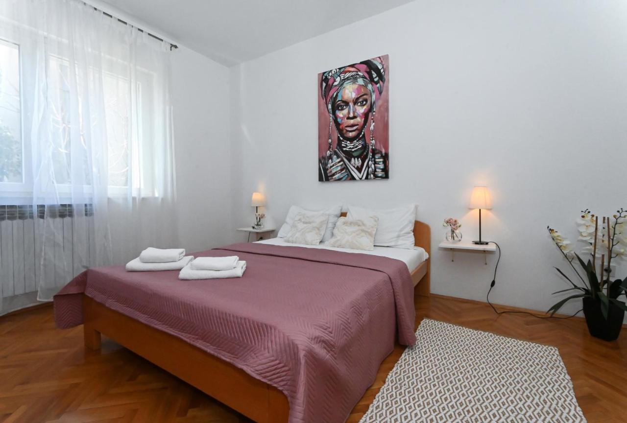 Holiday House Vukman Trogir Exterior foto