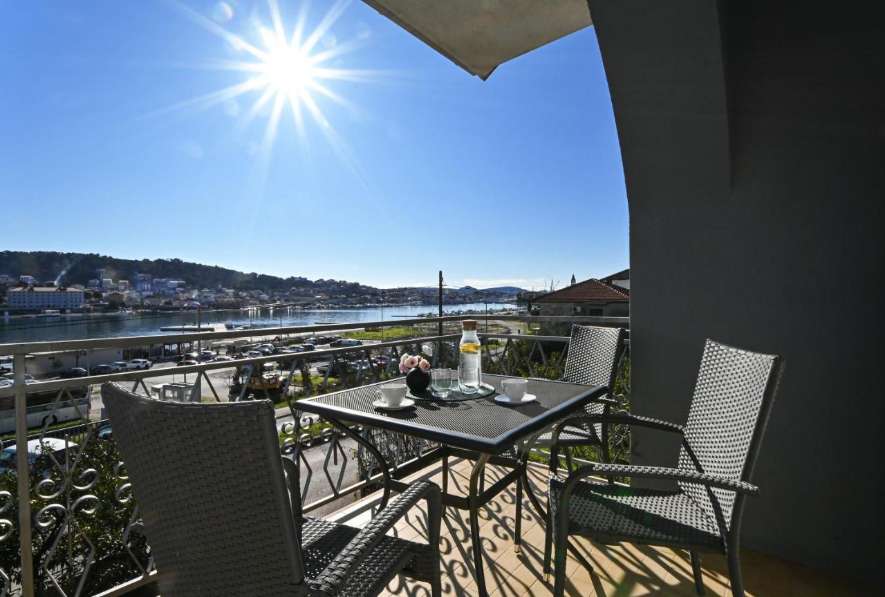 Holiday House Vukman Trogir Exterior foto