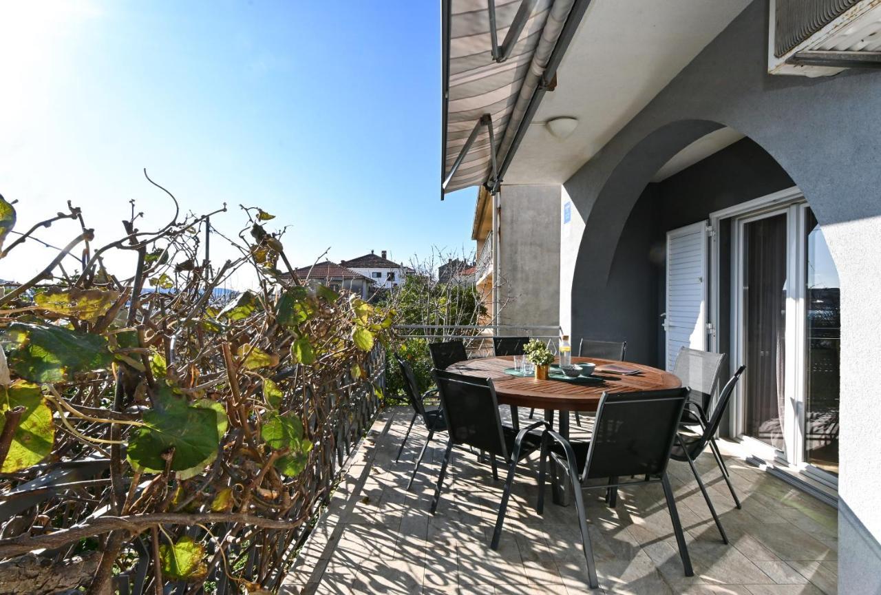 Holiday House Vukman Trogir Exterior foto
