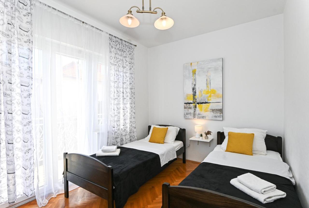 Holiday House Vukman Trogir Exterior foto