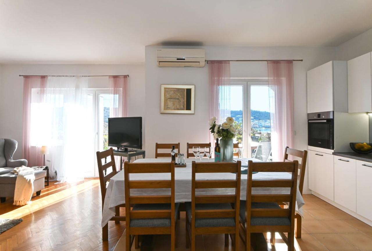 Holiday House Vukman Trogir Exterior foto